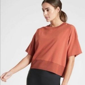 NWT Athleta Zephyr Crop Tee sz M